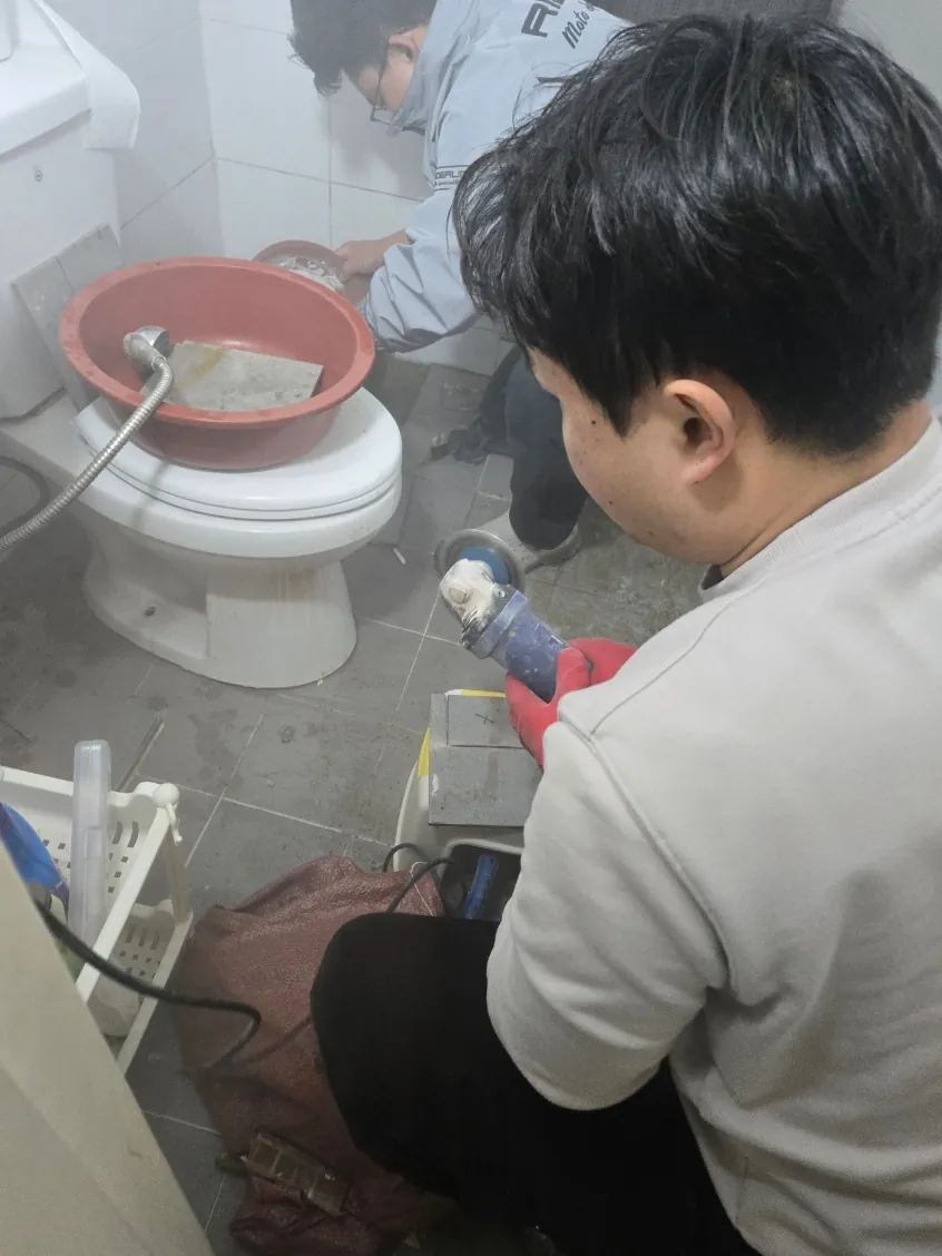 부산 욕실 타일 좁은 공간용 타일 재단