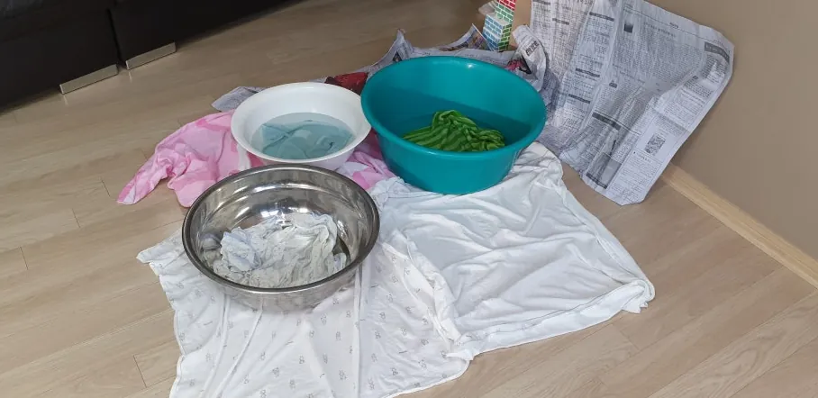 부산 누수 탐지 떨어지는 물을 받던 대야