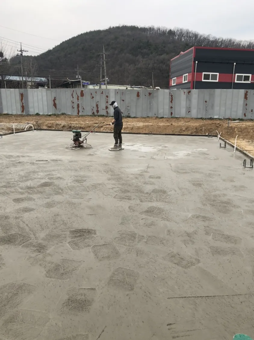 경기 파주시 법원읍 미장·콘크리트 휘니샤로 바닥면 고르기